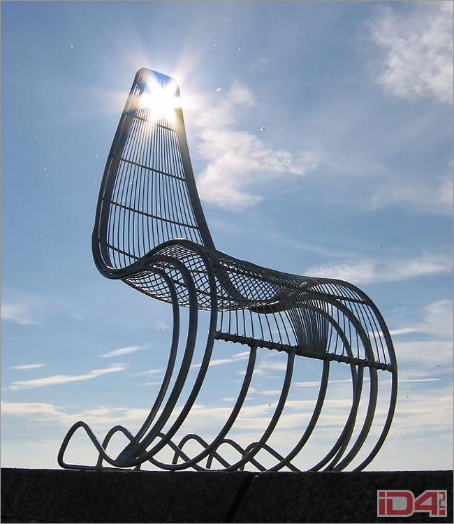Сварная стальная мебель «Кресло Героя» английского дизайнера и мастера Адриана Реймента (Adrian Rayment) и компании Raymentwire